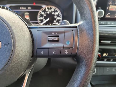 Used 2023 Nissan Rogue SV image 28