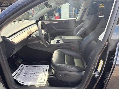 Used 2024 Tesla Model Y Long Range AWD/4WD image 9