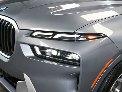 Used 2024 BMW X7 xDrive40i image 86