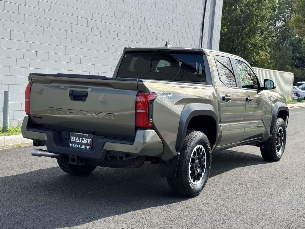 Used 2024 Toyota Tacoma TRD Off-Road w/ TRD Off Road Upgrade Package AWD/4WD image 23