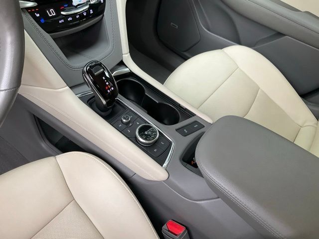Used 2024 Cadillac XT6 Premium Luxury w/ Technology Package FWD image 17