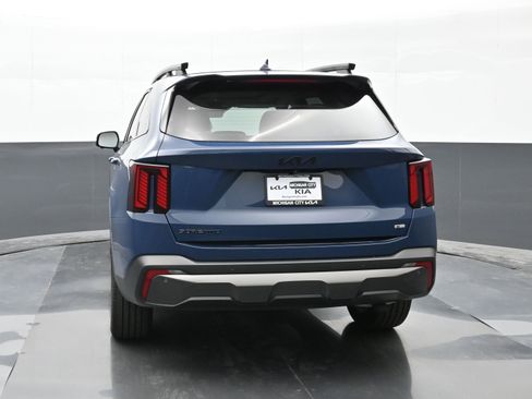 Used 2025 Kia Sorento SX image 7