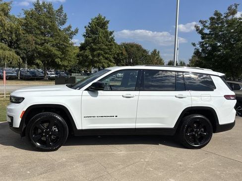 Used 2023 Jeep Grand Cherokee L Altitude AWD/4WD image 9