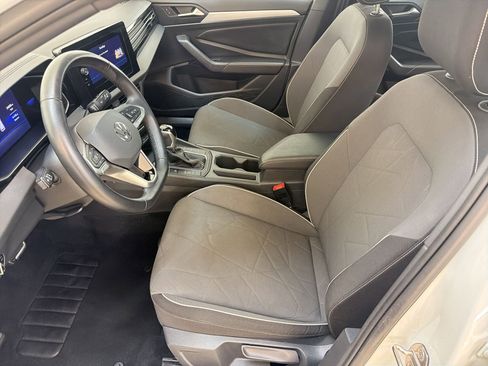 Used 2025 Volkswagen Jetta Sport FWD image 5