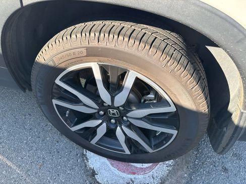 Used 2021 Honda Pilot Touring image 5