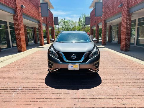 Used 2018 Nissan Murano SV FWD image 2