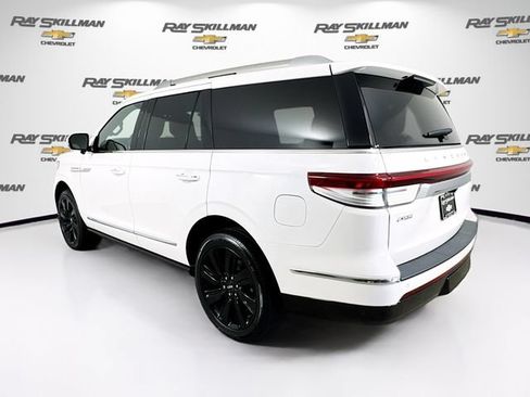 Used 2023 Lincoln Navigator Reserve AWD/4WD image 5