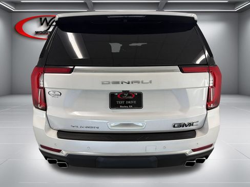 Used 2025 GMC Yukon Denali w/ Sun & Power Step Package AWD/4WD image 7