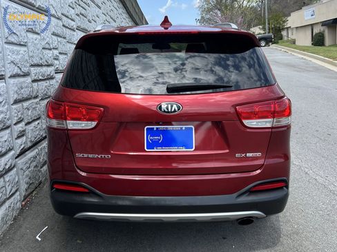 Used 2016 Kia Sorento EX image 5