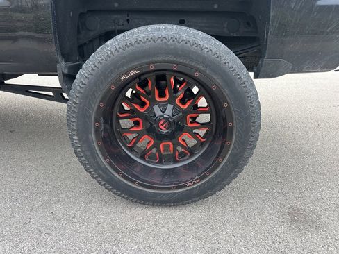 Used 2018 Chevrolet Silverado 1500 LT w/ Redline Edition image 8