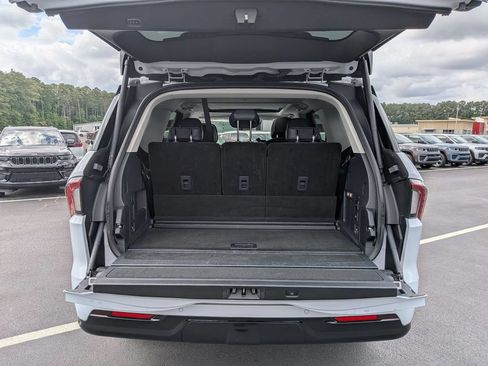 Used 2025 Lincoln Navigator Reserve AWD/4WD image 31