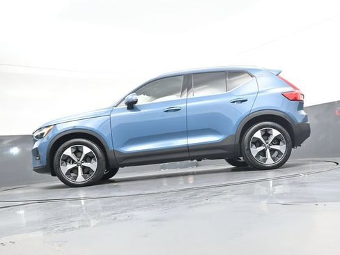 Used 2024 Volvo XC40 B5 Plus AWD/4WD image 34
