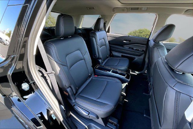 New 2026 Nissan Pathfinder SL w/ SL Premium Package FWD image 10