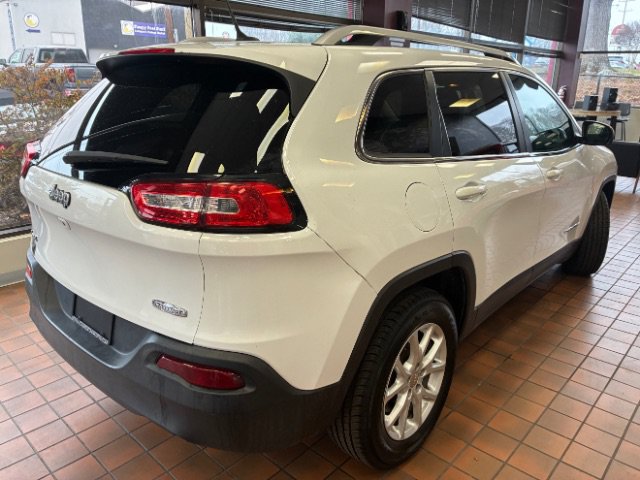 Used 2015 Jeep Cherokee Latitude AWD/4WD image 9