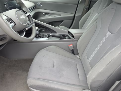 Used 2024 Hyundai Elantra SE FWD image 7