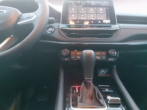 Used 2024 Jeep Compass Trailhawk w/ Trailhawk Convenience Group image 11