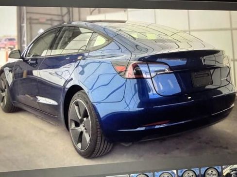 Used 2022 Tesla Model 3 Long Range AWD/4WD image 3