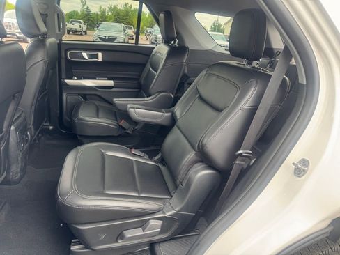 Used 2023 Ford Explorer XLT w/ Equipment Group 202A AWD/4WD image 16