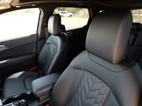 Certified 2023 Kia Sportage X-Line w/ X-Line Premium Package image 11