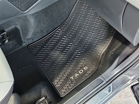 New 2026 Volkswagen Taos SE AWD/4WD image 14