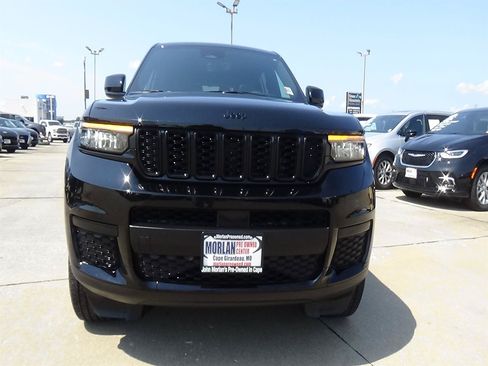 Certified 2025 Jeep Grand Cherokee L Altitude AWD/4WD image 3