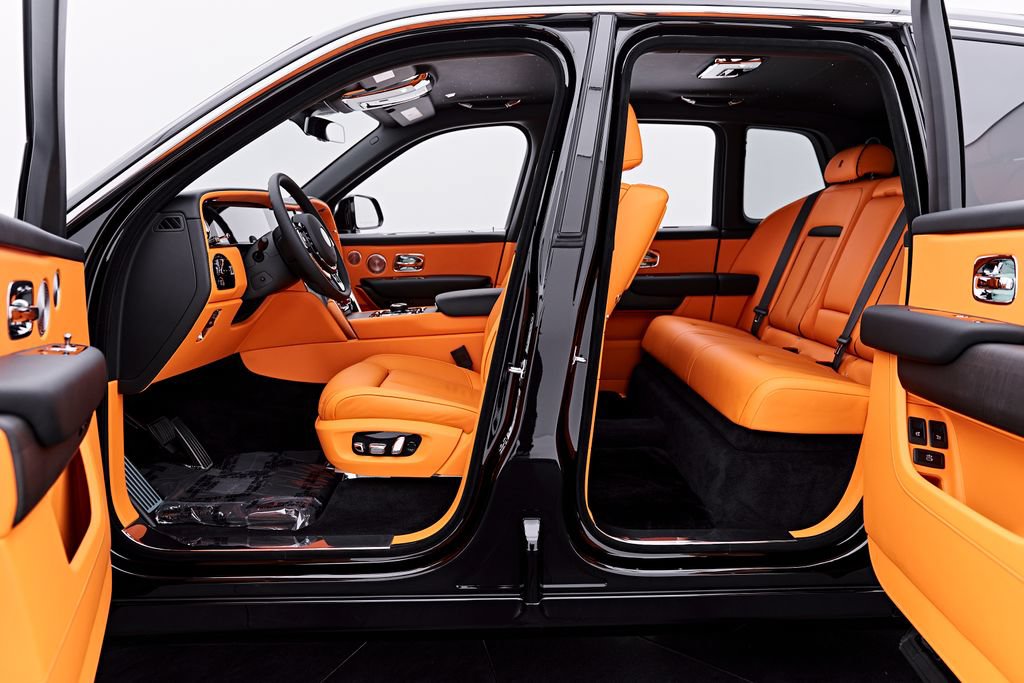 Used 2026 Rolls-Royce Cullinan w/ Cullinan Package AWD/4WD image 40