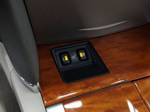 Used 2011 Toyota Camry XLE image 23