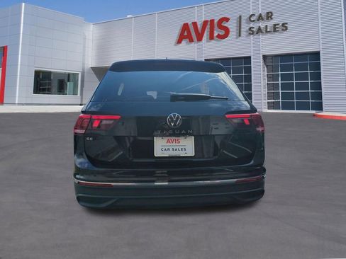 Used 2024 Volkswagen Tiguan SE image 7