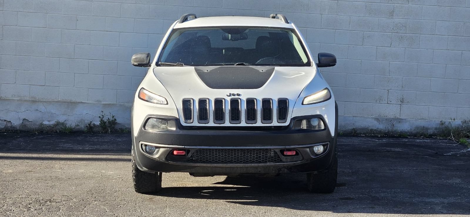 Used 2017 Jeep Cherokee Trailhawk AWD/4WD image 8