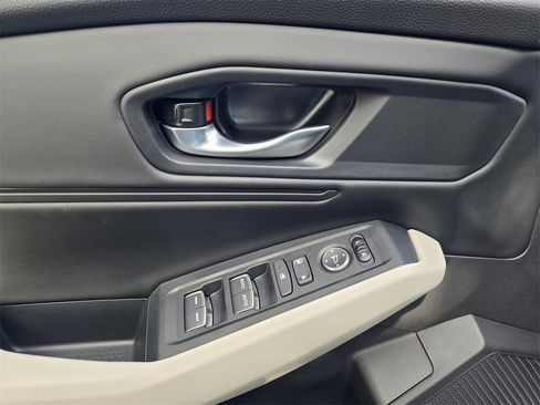 New 2025 Honda Accord SE image 18