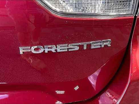 Used 2024 Subaru Forester Premium AWD/4WD image 41