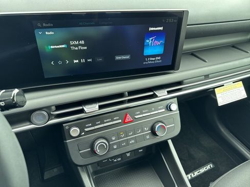 New 2026 Hyundai Tucson SE image 11