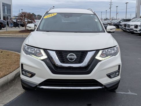 Used 2018 Nissan Rogue SL image 2