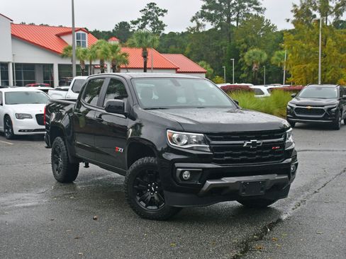 Used 2022 Chevrolet Colorado Z71 w/ Z71 Midnight Edition image 6