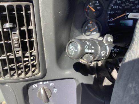 Used 2003 Chevrolet Express 1500 image 45