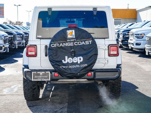 Used 2022 Jeep Wrangler Unlimited Sahara image 5