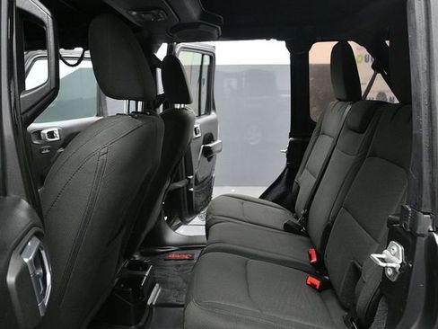 Used 2018 Jeep Wrangler Unlimited Sport S image 10