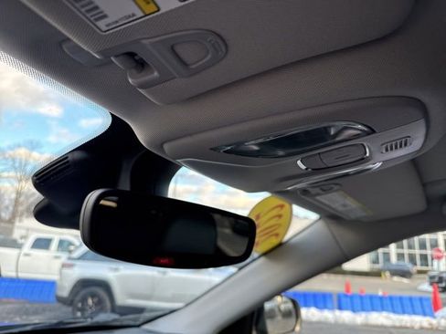 Used 2022 Jeep Compass Limited image 34