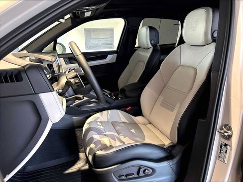 New 2026 Porsche Cayenne AWD/4WD image 5