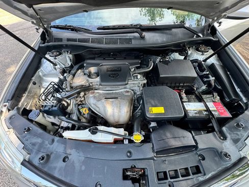 Used 2012 Toyota Camry LE FWD image 31