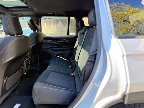 New 2026 Jeep Grand Cherokee Laredo X AWD/4WD image 21