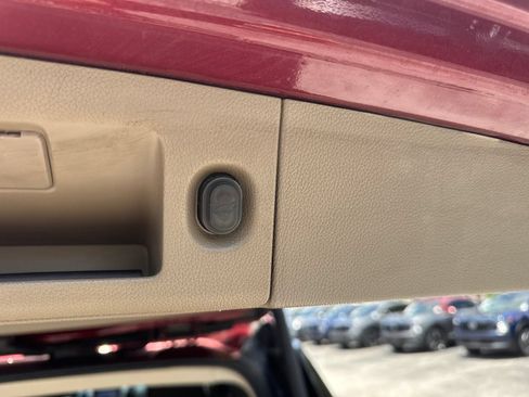 Used 2017 GMC Yukon SLT AWD/4WD image 29
