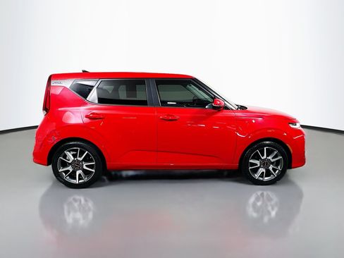 Used 2022 Kia Soul Turbo FWD image 3