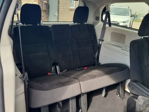 Used 2019 Dodge Grand Caravan SE w/ UConnect Hands-Free Group FWD image 20