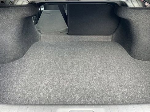 Used 2025 Nissan Sentra SR w/ SR Premium Package image 18