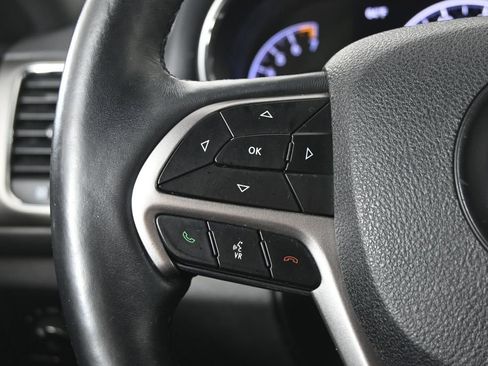 Used 2018 Jeep Grand Cherokee Laredo image 34