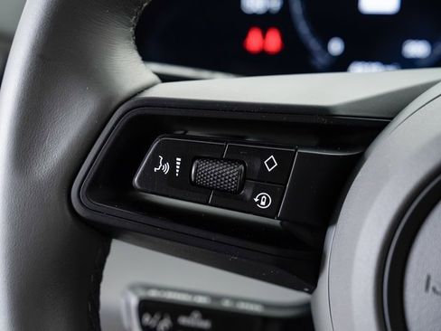 Used 2023 Porsche Taycan image 14