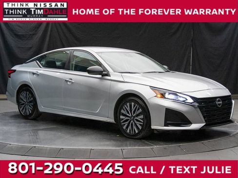 Used 2024 Nissan Altima 2.5 SV image 1