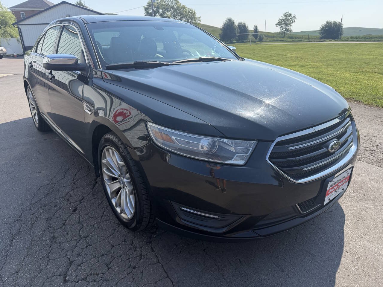 Used 2014 Ford Taurus Limited FWD image 6
