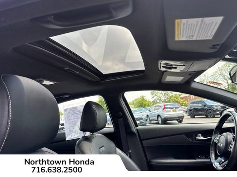 Used 2023 Kia Forte GT-Line w/ GT-Line Premium Package FWD image 18